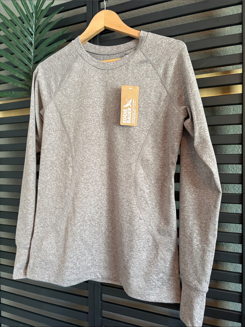 NWT Eddie Bauer Women’s Oatmeal Heather Crewneck Top